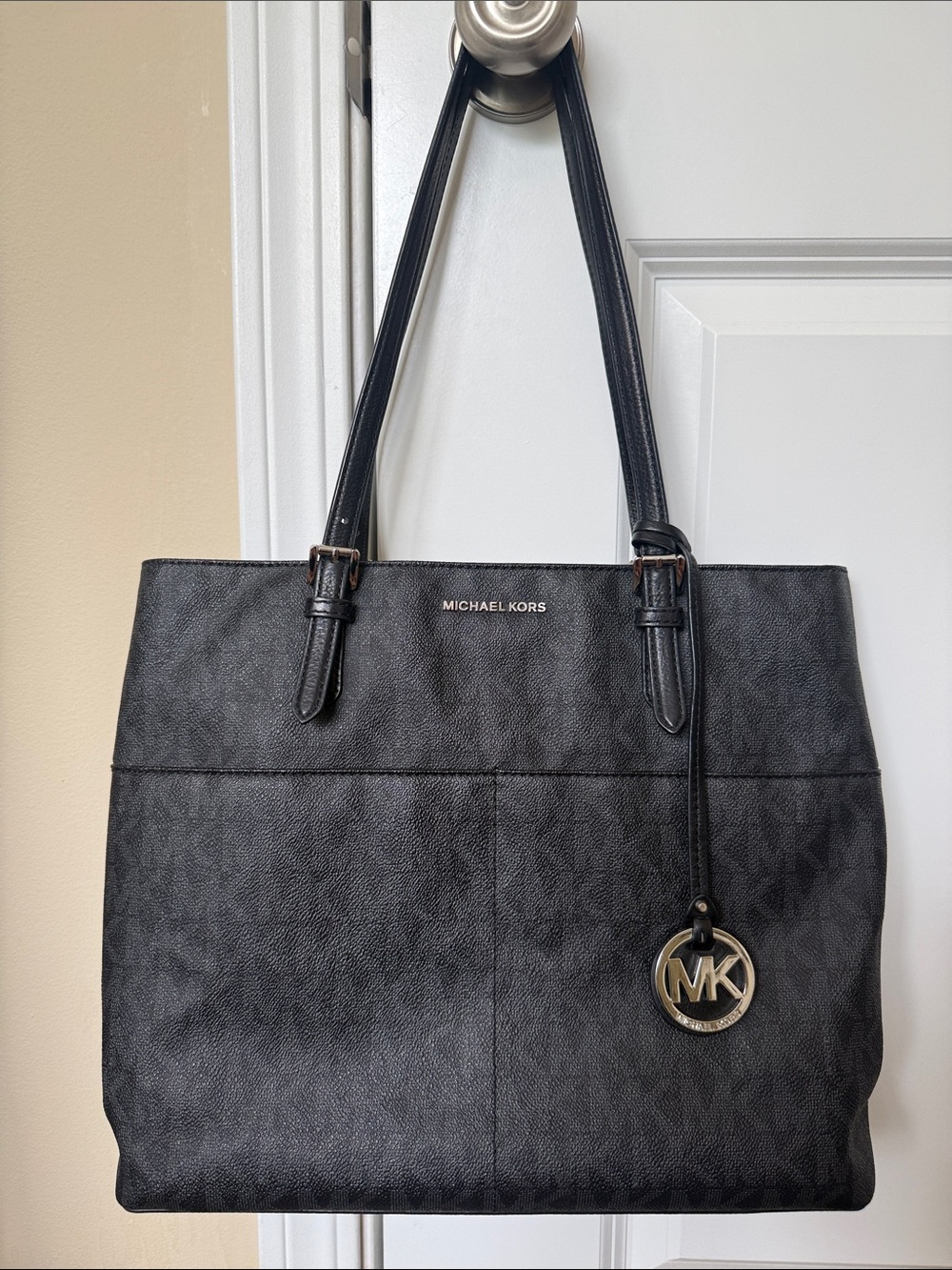 Michael Kors Black Large Bedford Monogram Signature Pocket Tote Bag Purse Silver